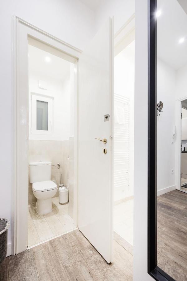 De Luxe Studio With Balcony In The Absolute Center Budapesta Exterior foto